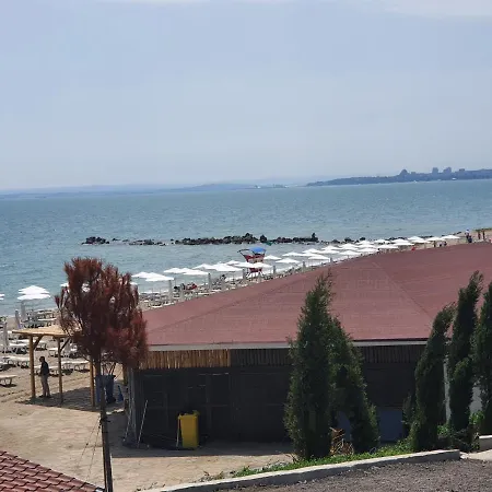 公寓 иванови сарафово 布尔加斯